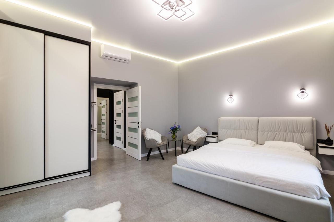 Two Bedrooms 13 Shpytalna Street Lemberg Exterior foto
